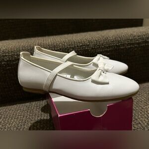 NWT White Jumping Jacks Marcy Ballet Flats